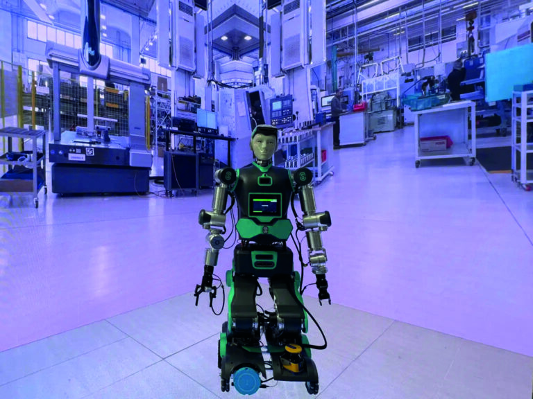 Primo robot umanoide cognitivo realizzato in Italia per l’industria
